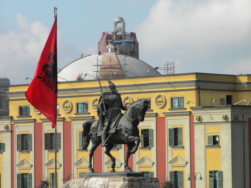 tirana albanija