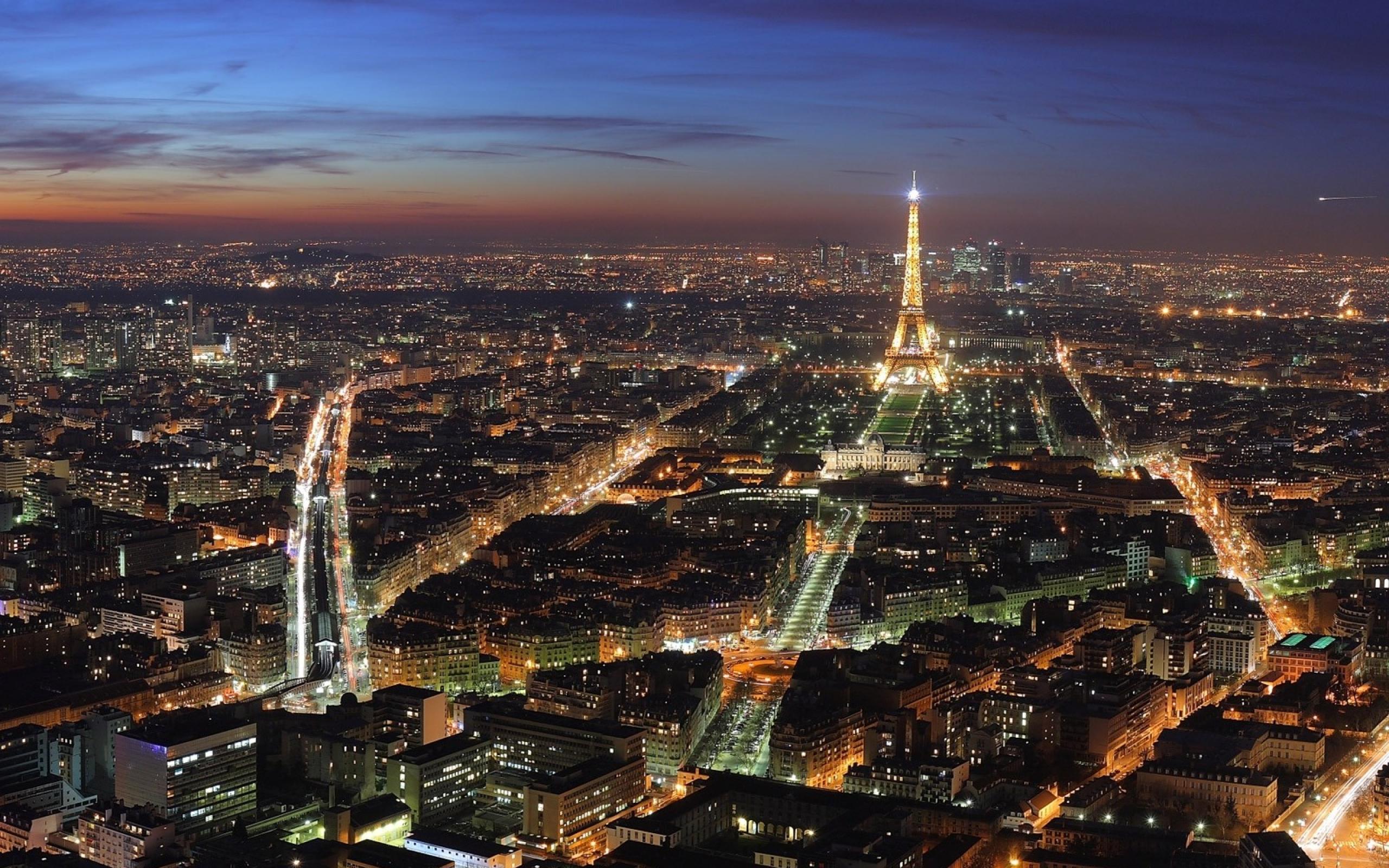Limit paris. Париж столица Франции. Эйфелева башня (la Tour Eiffel). Ночной Париж Эйфелева башня. Площадь и столица Франции.